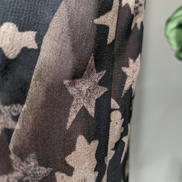 Bcbg Stars Print Faux Wrap Dress Black size 6 - Picture 5 of 7